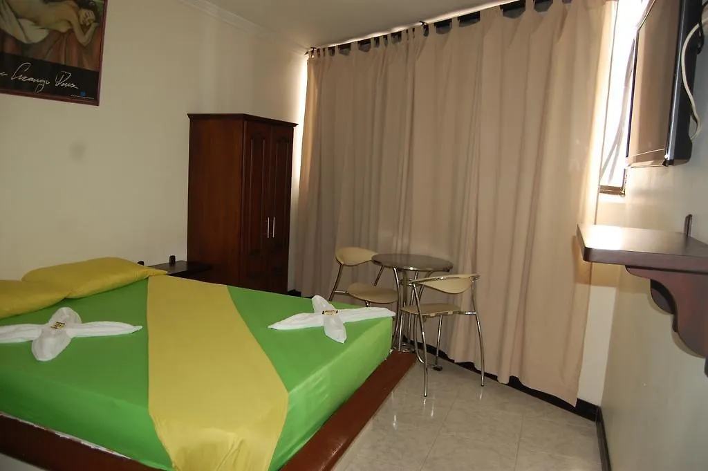 Bugatier Apartahotel Cali