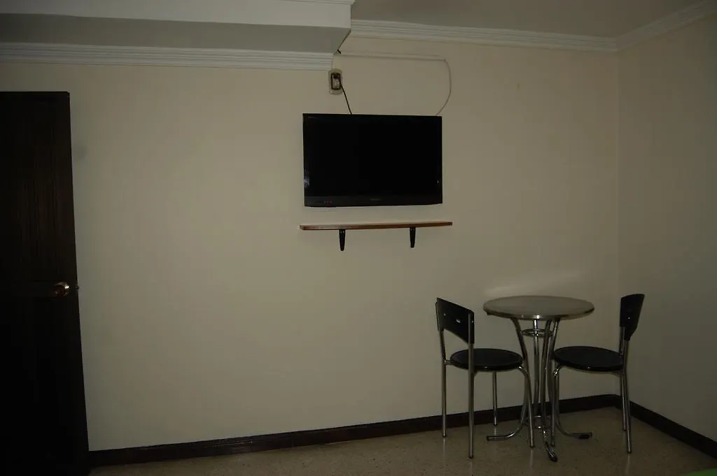 Hotel Bugatier Apartahotel Cali